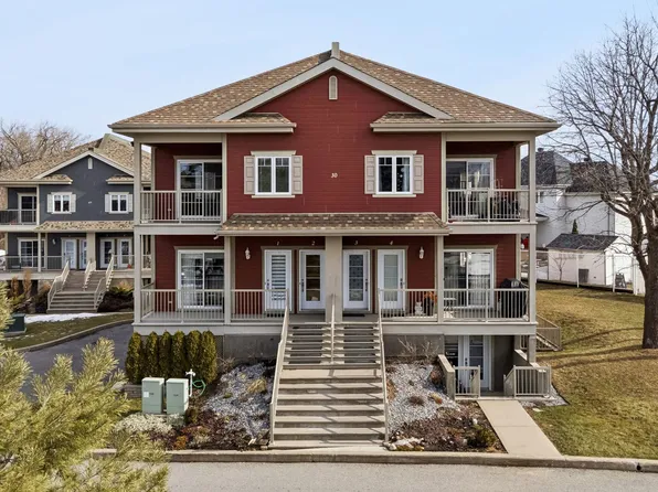 30 Rue Isabelle #2, Chateauguay, QC J6J 0B9