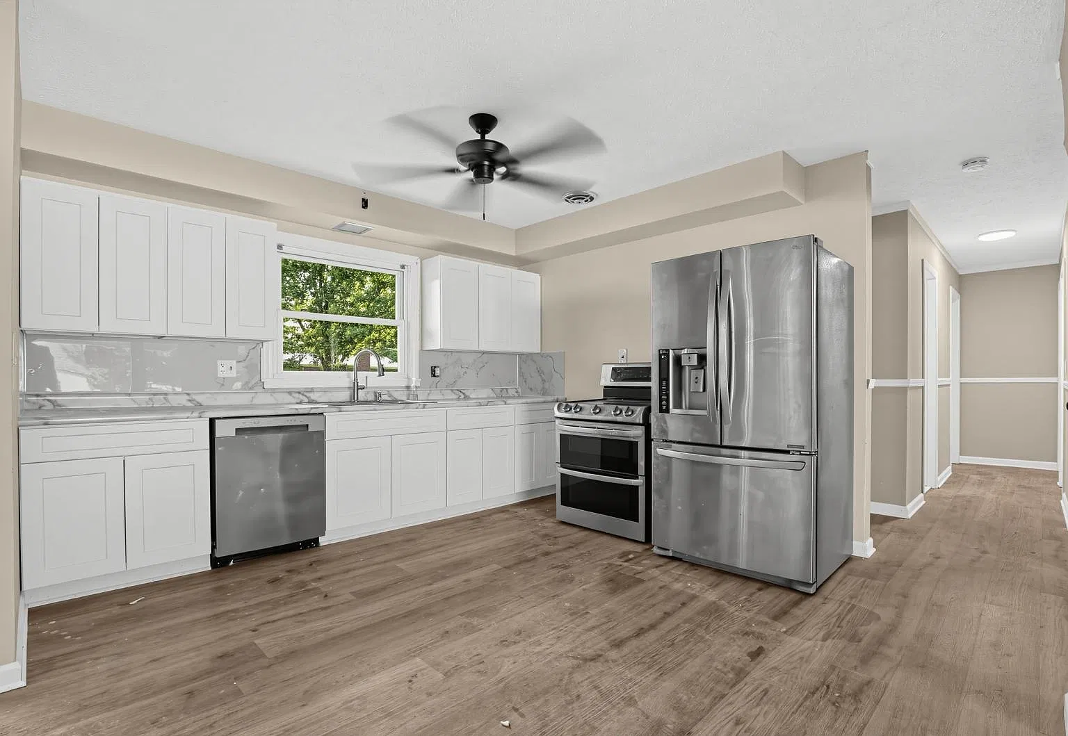 4 bed, 2256 sqft, $2,600 — Photo 3