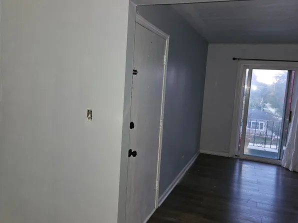 7801 W 87th St APT 3A, Bridgeview, IL 60455