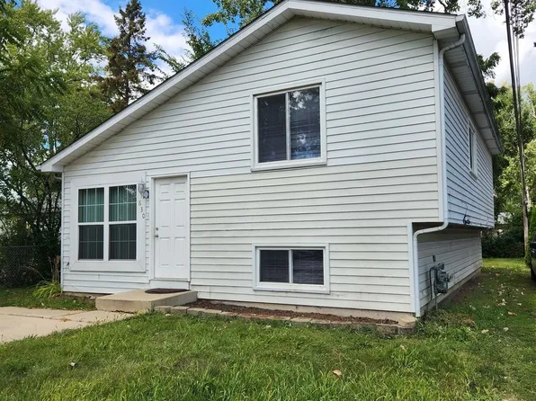 630 Morningside Dr, Round Lake Beach, IL 60073