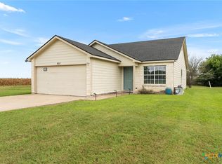407 E Pietzsch St, Bartlett, TX 76511