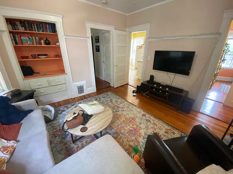 15 Rowell St #3 — Photo 5