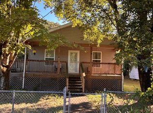 78 1st Ave, Handley, WV 25102