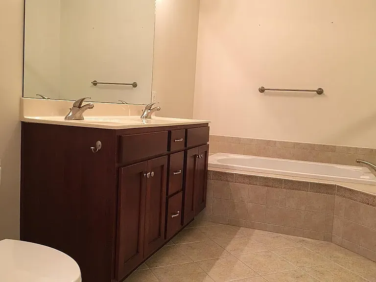 402 Carson Ter — Photo 14