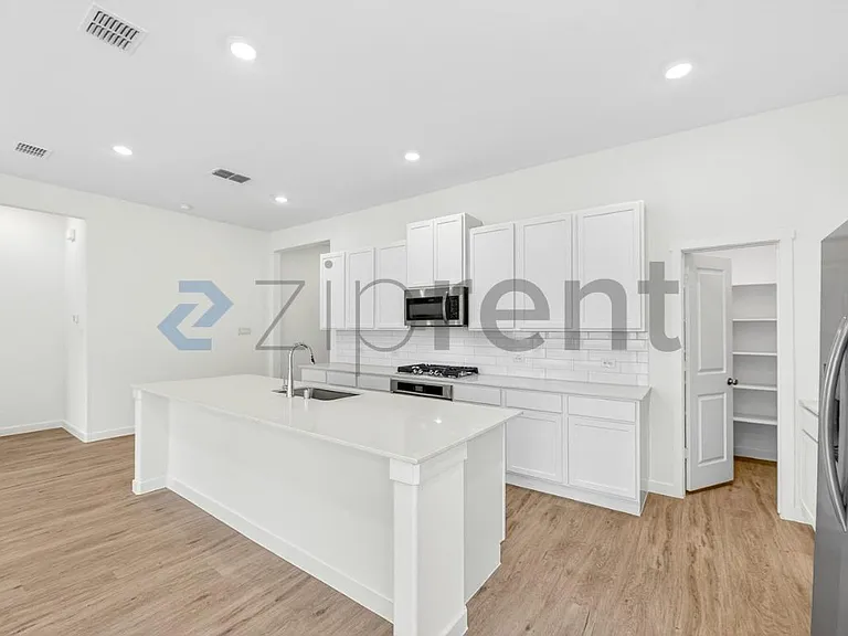 724 Demelza Dr — Photo 6