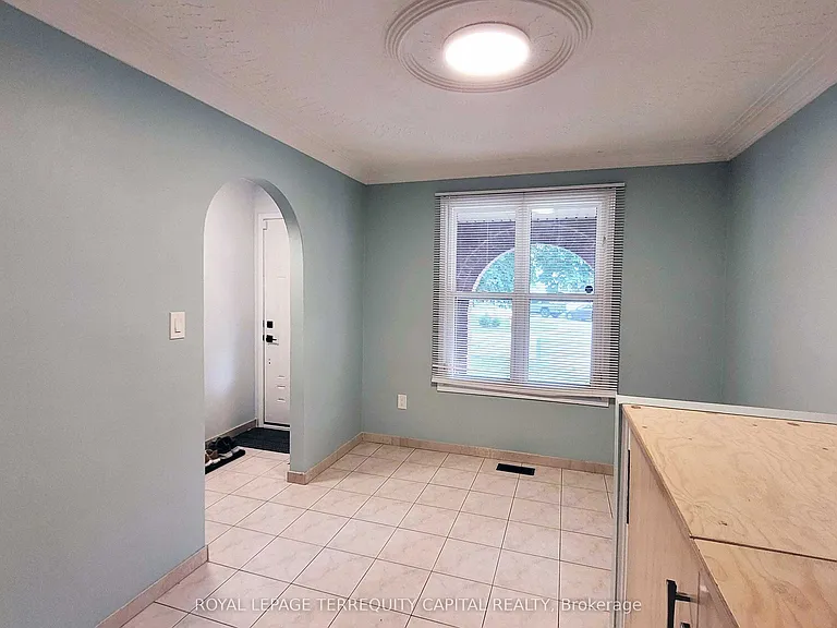 16 Mayfair Ct — Photo 5