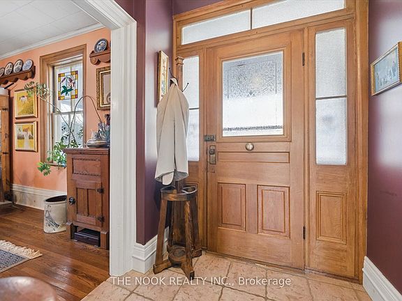 3rd image of 15212 Simcoe St