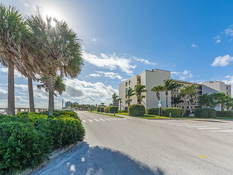 3939 Ocean Dr #201B — Photo 34