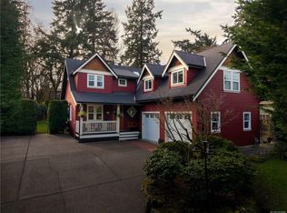 935 Lodge Ave, Saanich, BC V8X 3A9