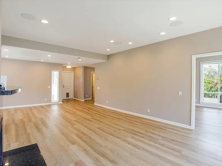 608 Mystic Ln — Photo 16