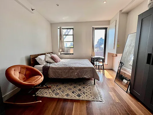 Rented by Keller Williams NYC | media 15