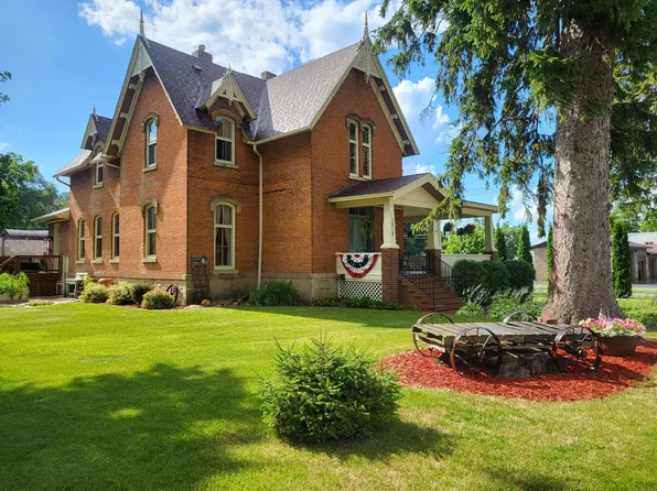 1512 Whitewater Ave, Saint Charles, MN 55972