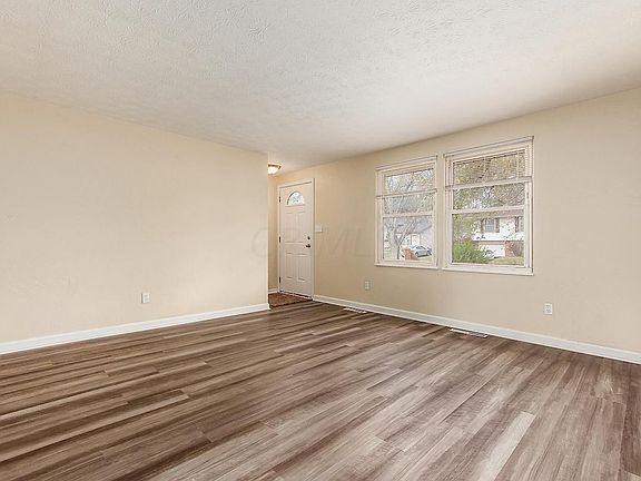 3rd image of 5303 Parkline Dr