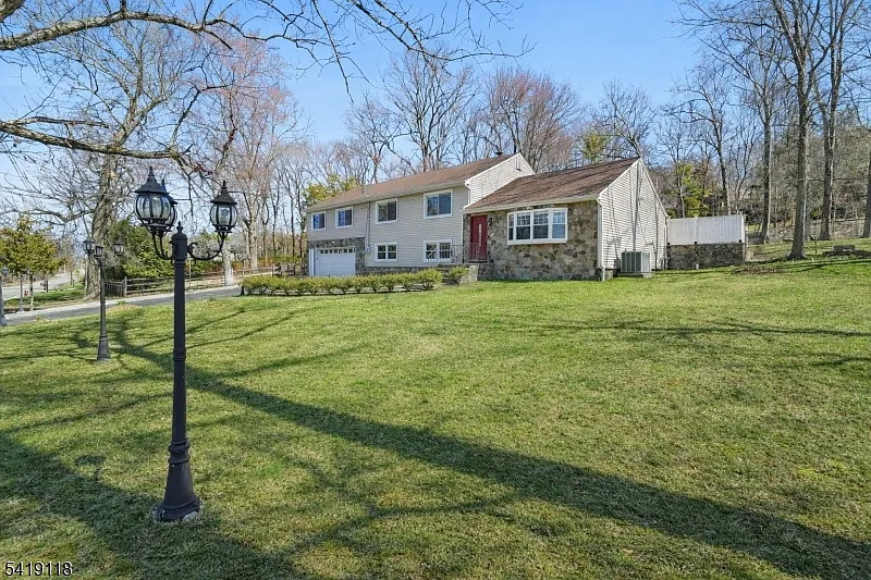 320 Beaufort Ave photo 1