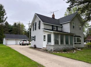 25 W Hunters Creek Rd, Lapeer, MI 48446