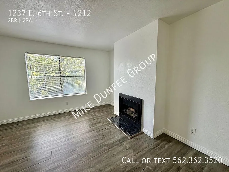 North Alamitos Beach Two Bedroom Unit in Clean Apartment Complex — Photo 3