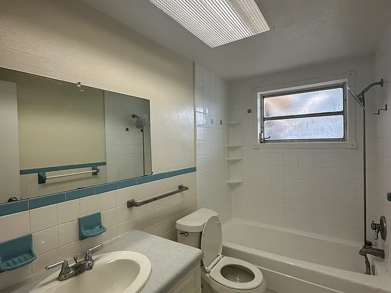 6041 2nd Ave — Photo 2
