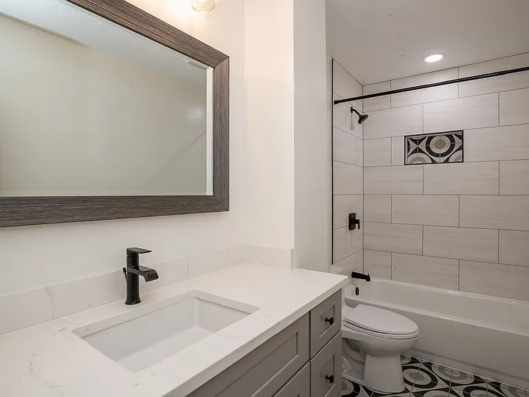 2308 S Lima St — Photo 10