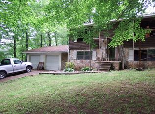 218 4th St, Whitwell, TN 37397