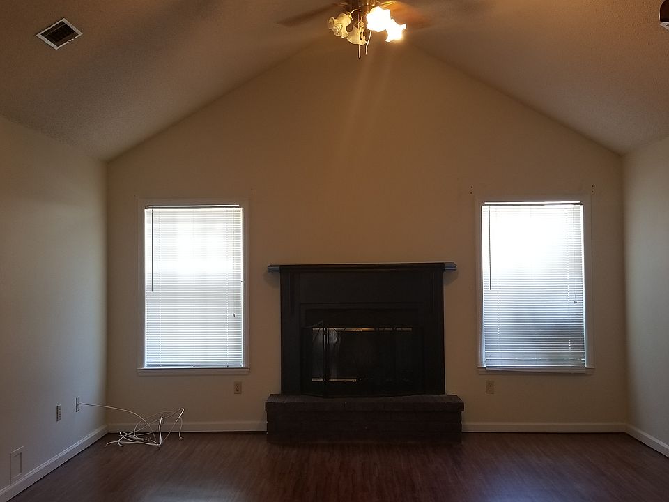 Living room with high ceiling