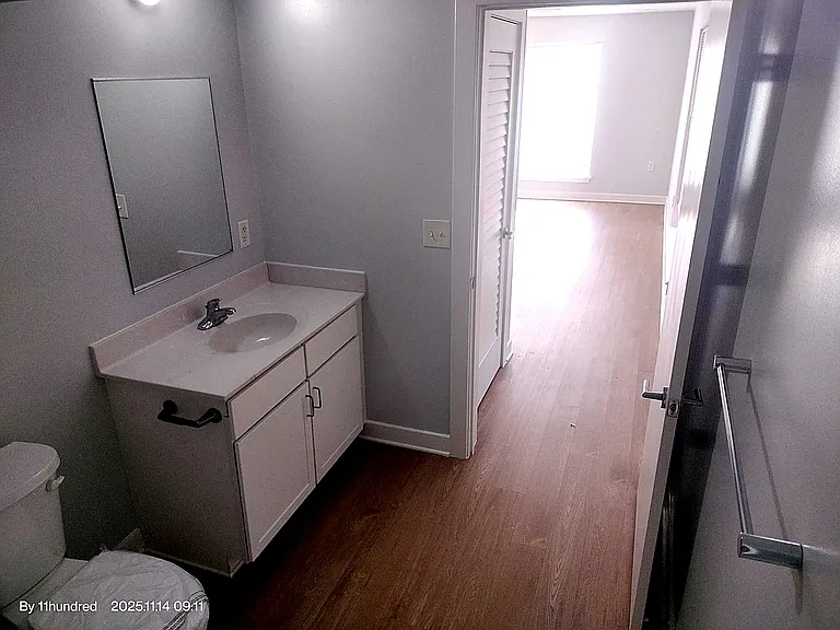 11 Hundred Apartments — Photo 7
