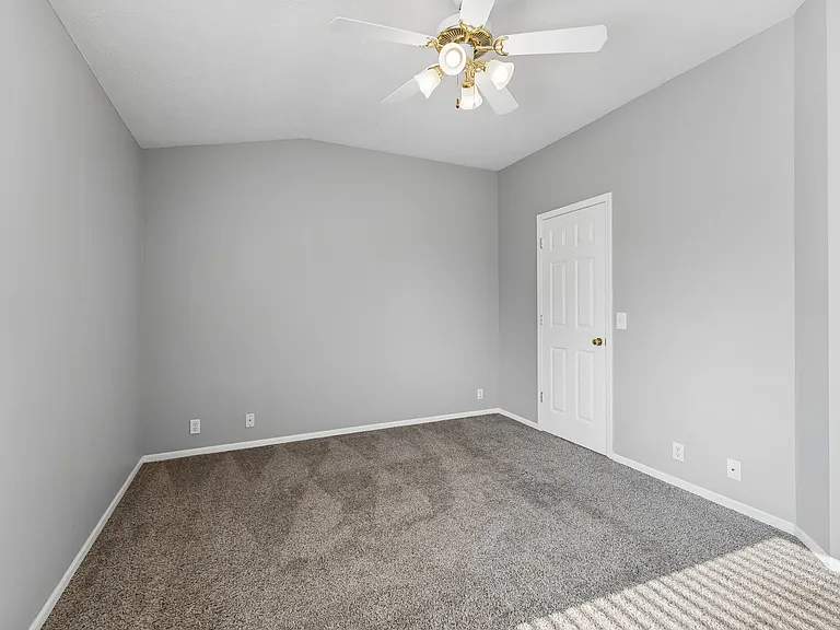 4027 N 172nd Ave — Photo 12
