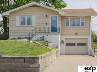 5309 Weir St, Omaha, NE 68117