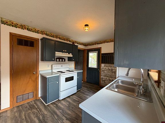5th image of 301 S Street Ct
