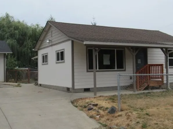 874 NE Johnson St, Myrtle Creek, OR 97457