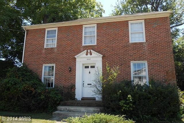 1st image of 252 College Ave
