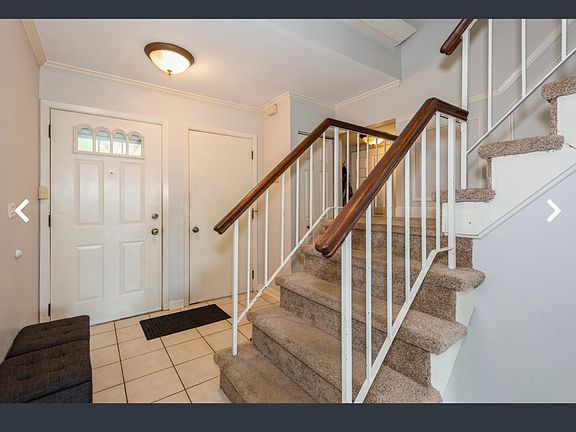2nd image of 223 E Forest Knoll Dr