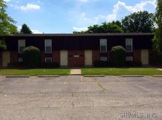 717 White Oak Dr, O'Fallon, IL 62269