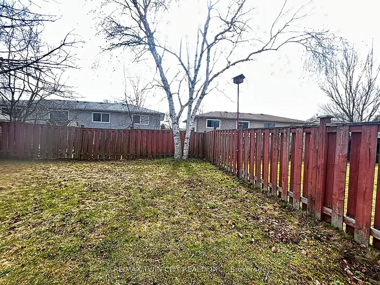254 Camille Cres — Photo 34