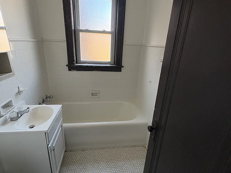 11341 S King Dr #1E — Photo 9