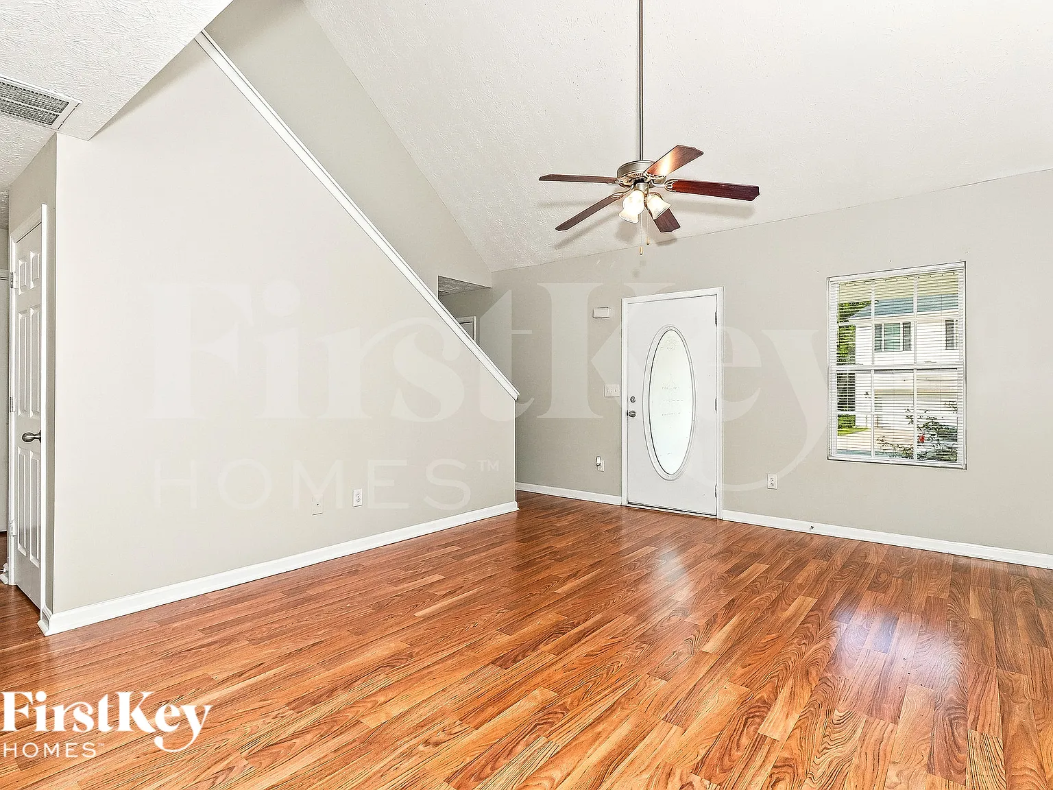 4 bed, 2.0 bath, 1572 sqft, $1,620 — Photo 3