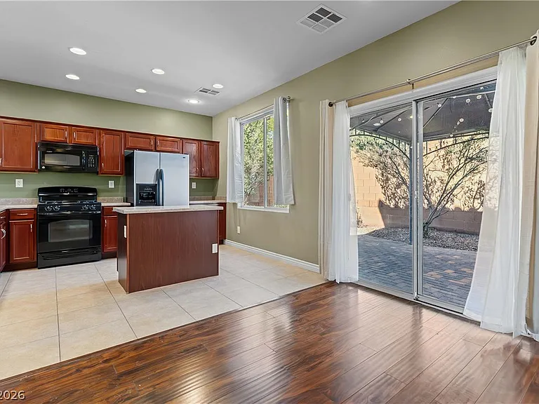 8396 Waylon Ave — Photo 5
