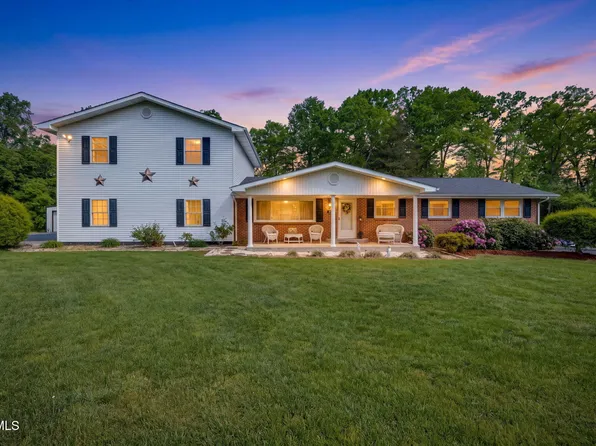 404 Charleston St, Weber City, VA 24290