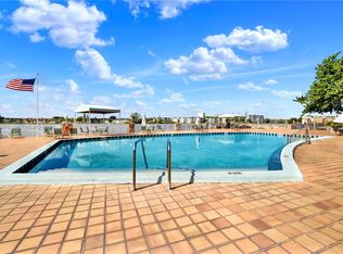 Fifth Moorings Condominiu, Miami, FL 33179