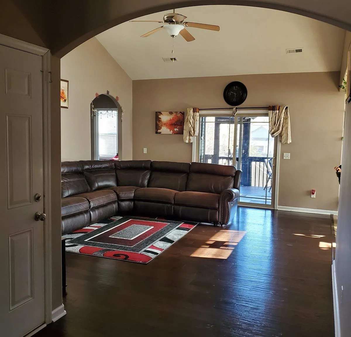 3 bed, 1574 sqft, $1,890 — Photo 4