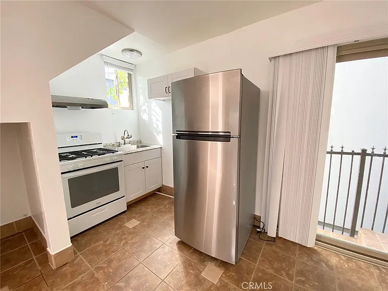 126 Neptune Ave — Photo 43