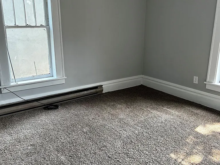 8 Foster Pl — Photo 5