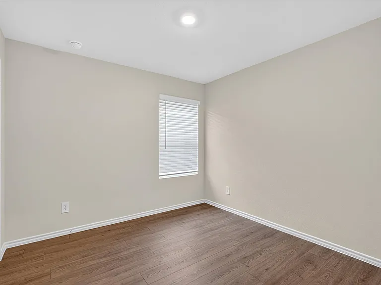 1413 Brook Ln — Photo 12