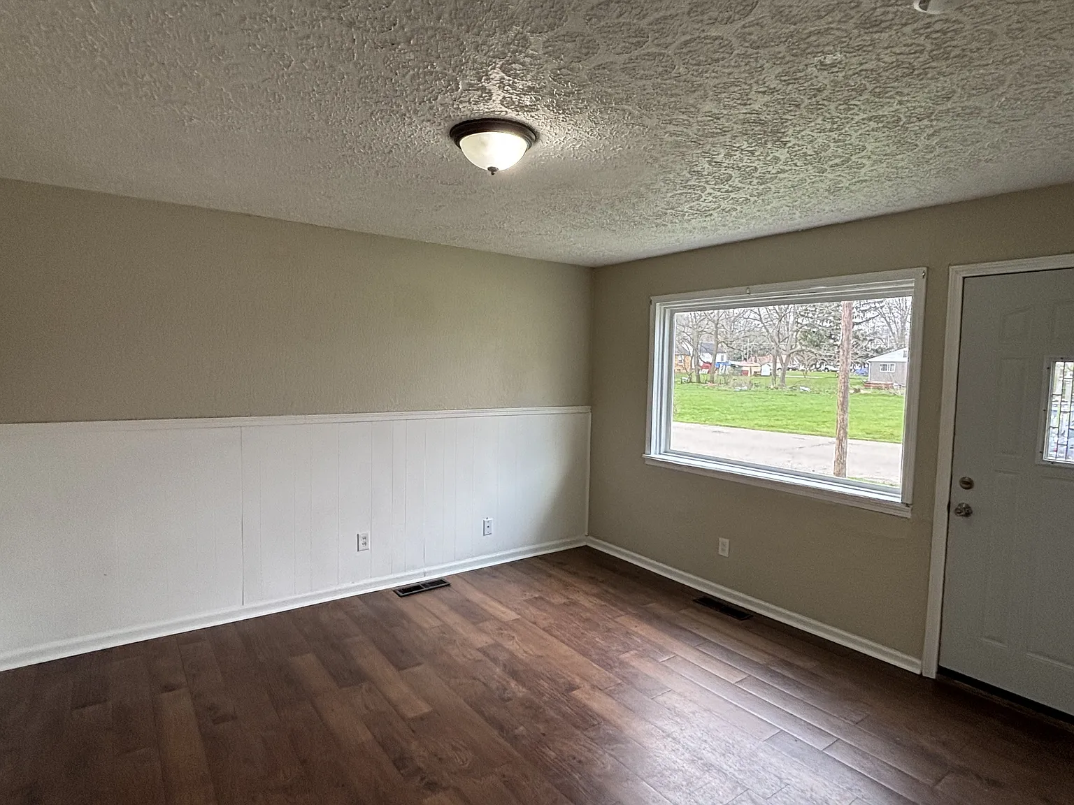 2626 Dorothy Avenue Northeast - 1 — Photo 2