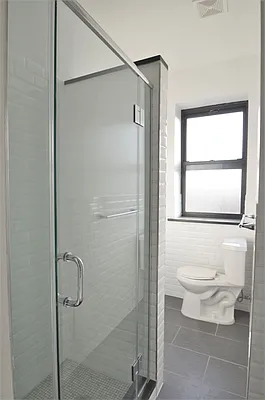 Rented by CITY SKYLINE REALTY INC | media 37