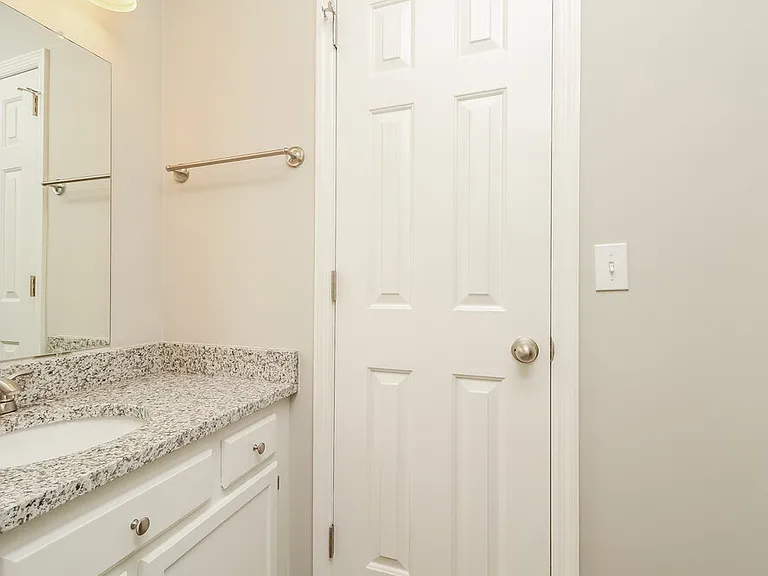 3920 Calumet Dr — Photo 10