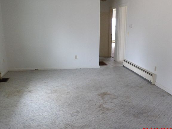 3rd image of 107 Charles St