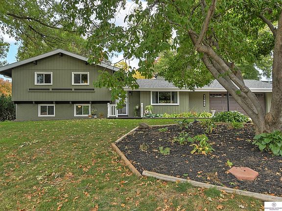 3rd image of 11008 Fowler Ave