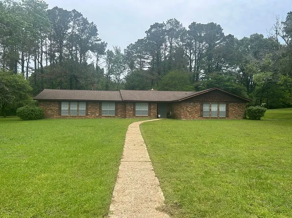 2 Rolling Hill Rd, Vicksburg, MS 39183