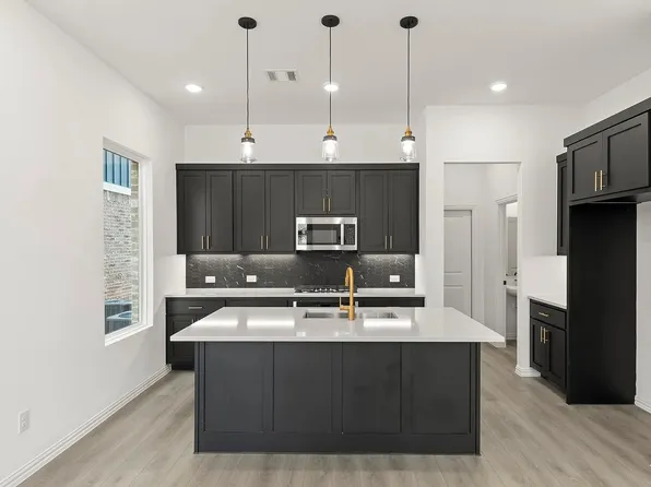 713 Kerrville Ln, Plano, TX 75075