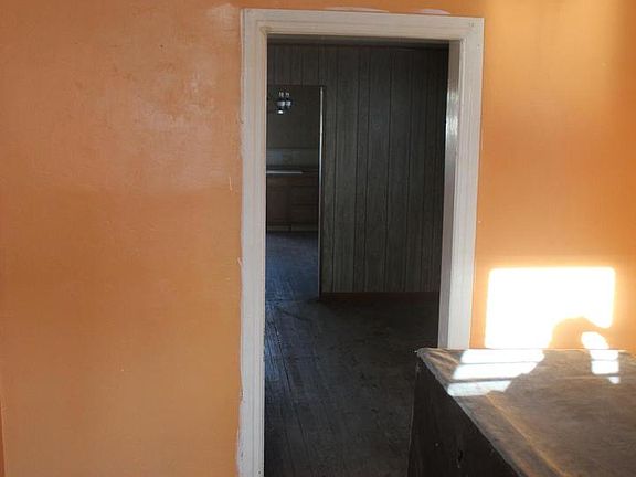 4th image of 428 Cook St